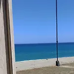 - Tocca Il Mare アパート