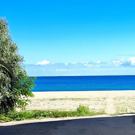 - Tocca Il Mare Apartment Marina di Strongoli