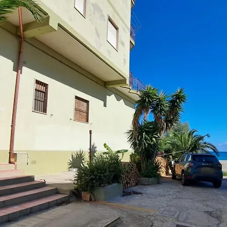 - Tocca Il Mare * Marina di Strongoli