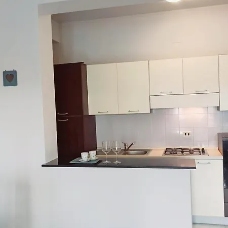 - Tocca Il Mare Apartment *