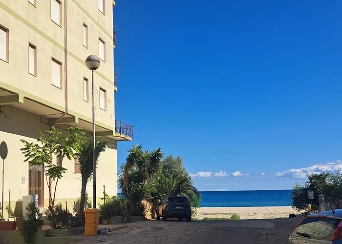 - Tocca Il Mare Marina di Strongoli