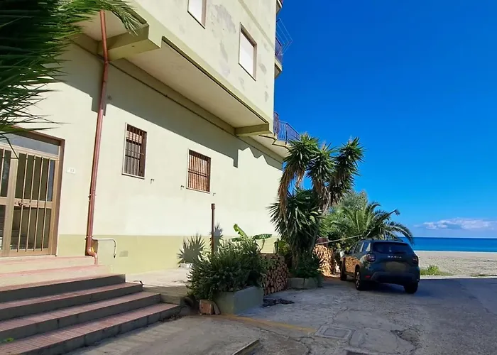 - Tocca Il Mare * Marina di Strongoli